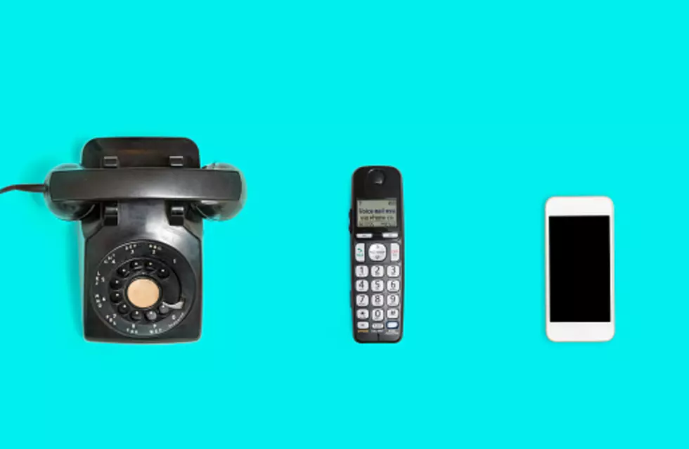 Hilarious Video Of Teens Attempting To Use A Rotary Phone